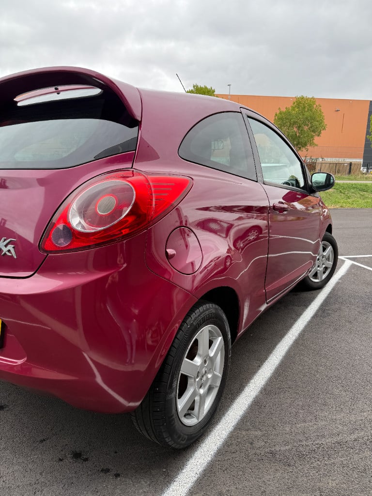 Ford KA 1.2 - titanium - airco