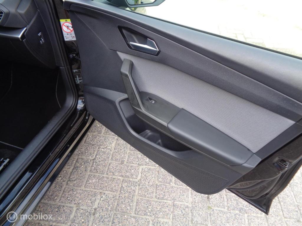 Seat Leon sportstourer 1.5 tsi style business/airco/lm velgen/carplay/pdc/c