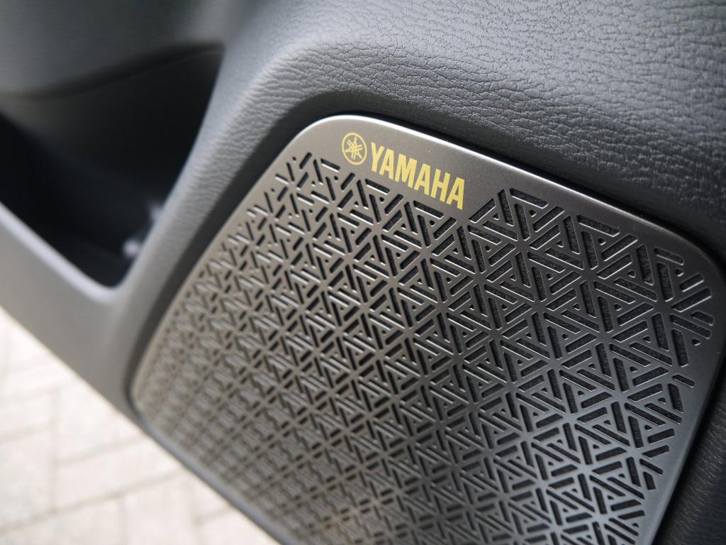 Mitsubishi Outlander 2.4 phev intense+