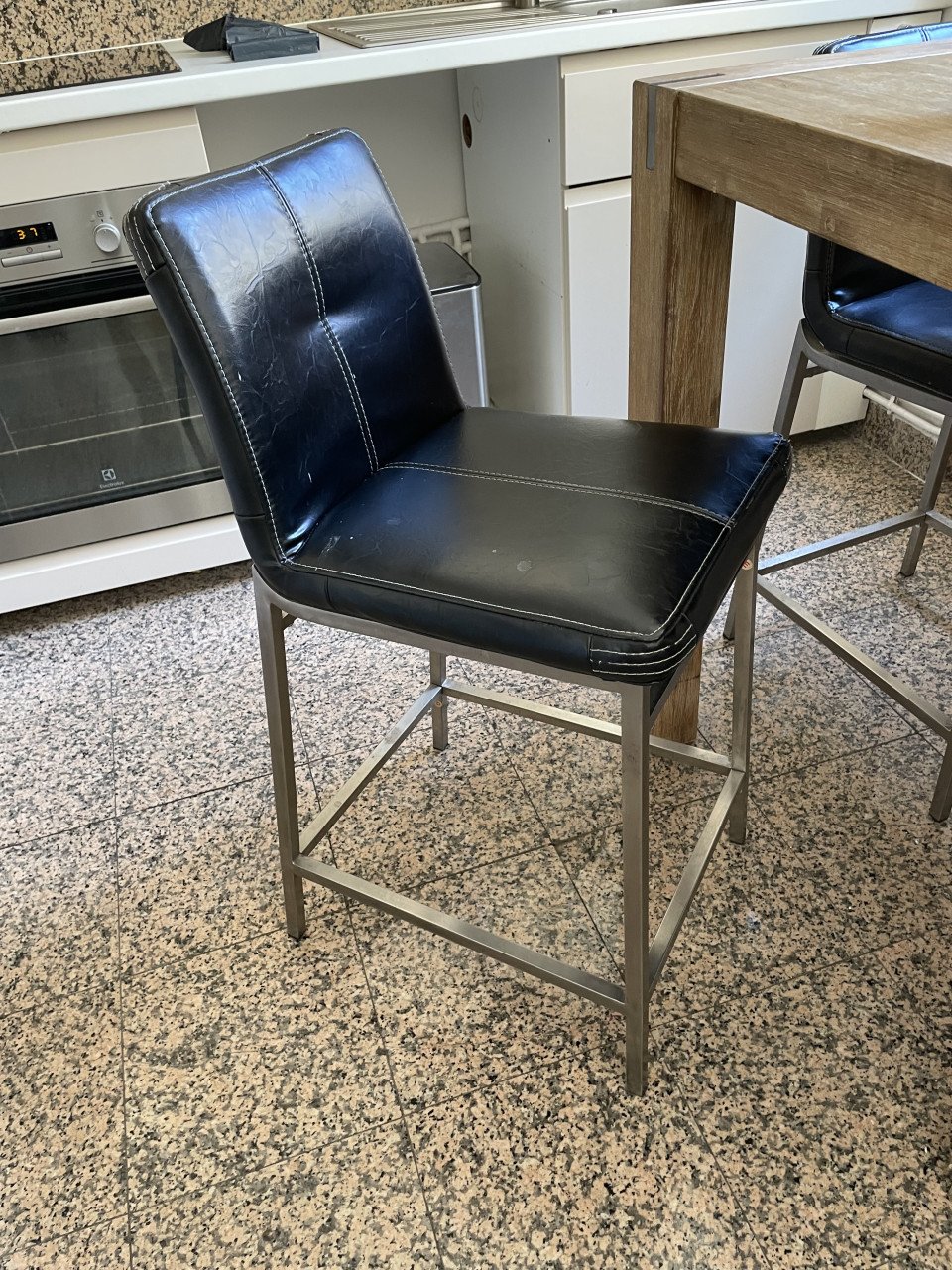 Tafel hoog en barkrukken