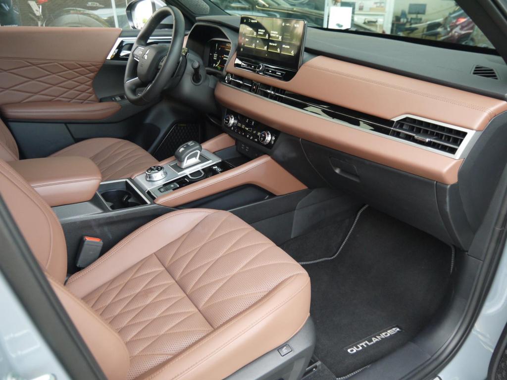 Mitsubishi Outlander 2.4 phev instyle+