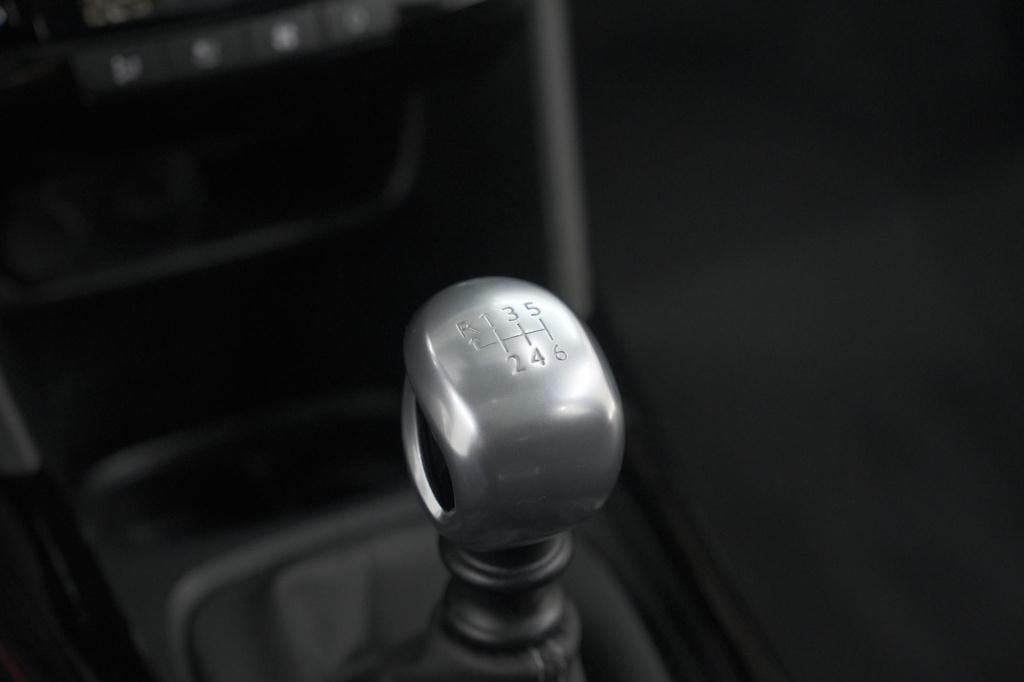 Peugeot 2008 puretech 110 allure | panoramadak | navigatie | camera | parke