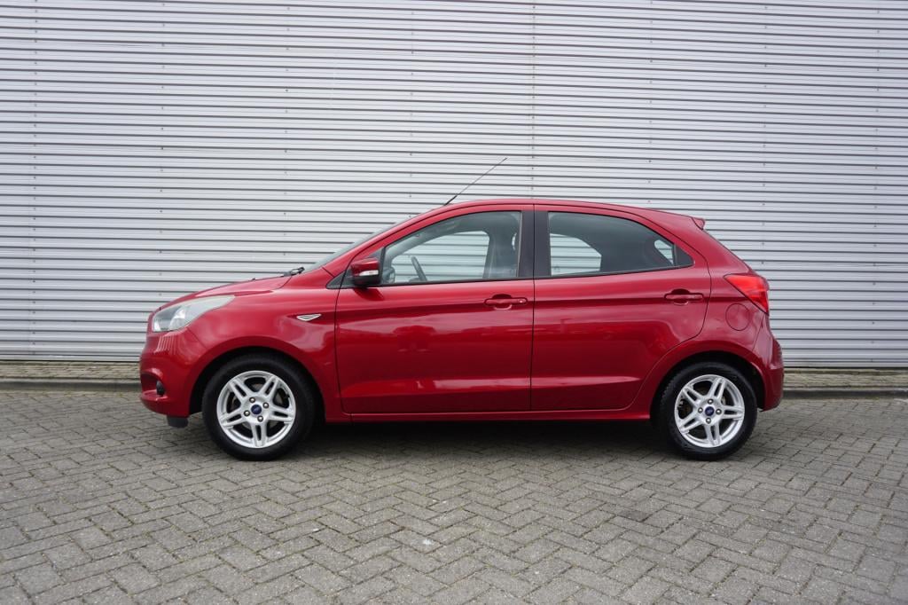 Ford KA ka+ 1.2 trend ultimate airco / cruise / parkeers. / bt / trekhaak /