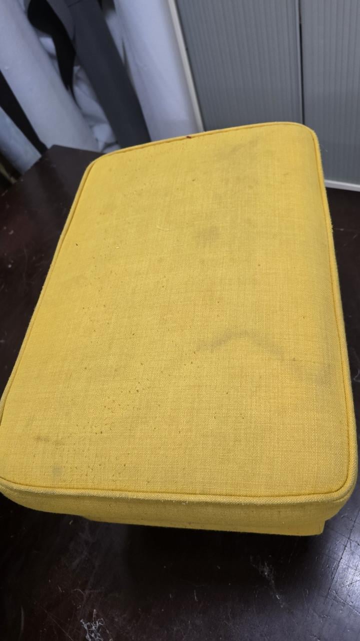 Ikea strandmon stoel met poef