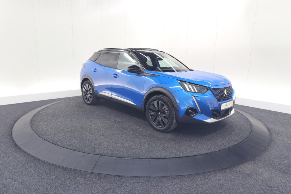 Peugeot E-2008 ev gt 50 kwh | 3 fase | trekhaak | panoramadak | adaptieve c