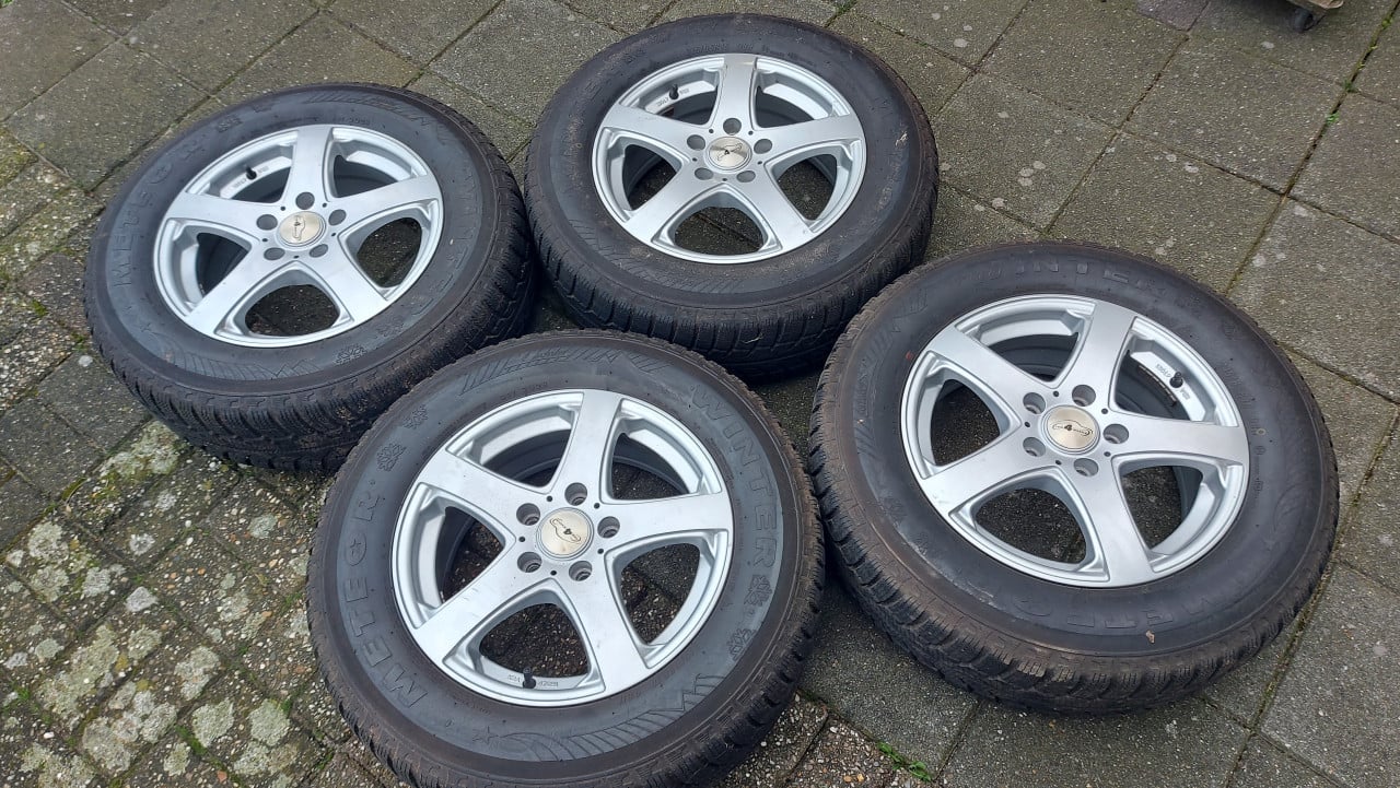 4 winterbanden voor nissan qashqai