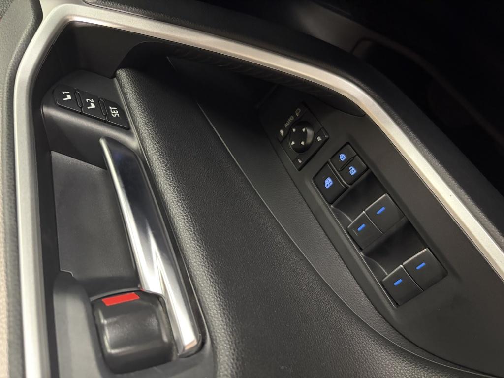 Toyota Rav4 2.5 plug-in hybrid awd executive bi-tone| 360camera| jbl| adap.