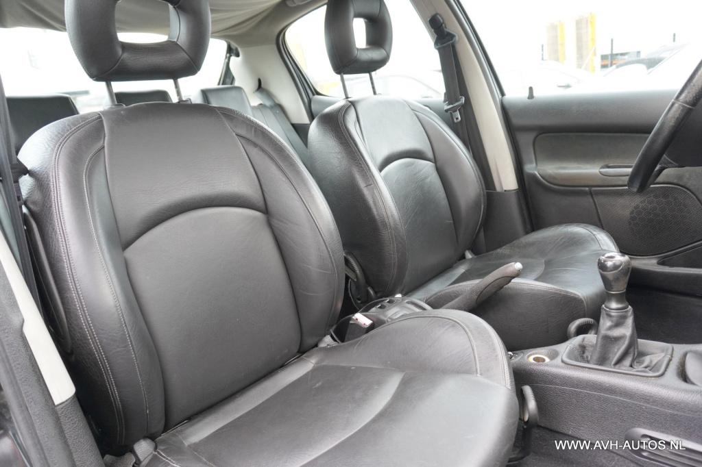Peugeot 206 1.4-16v gentry premium