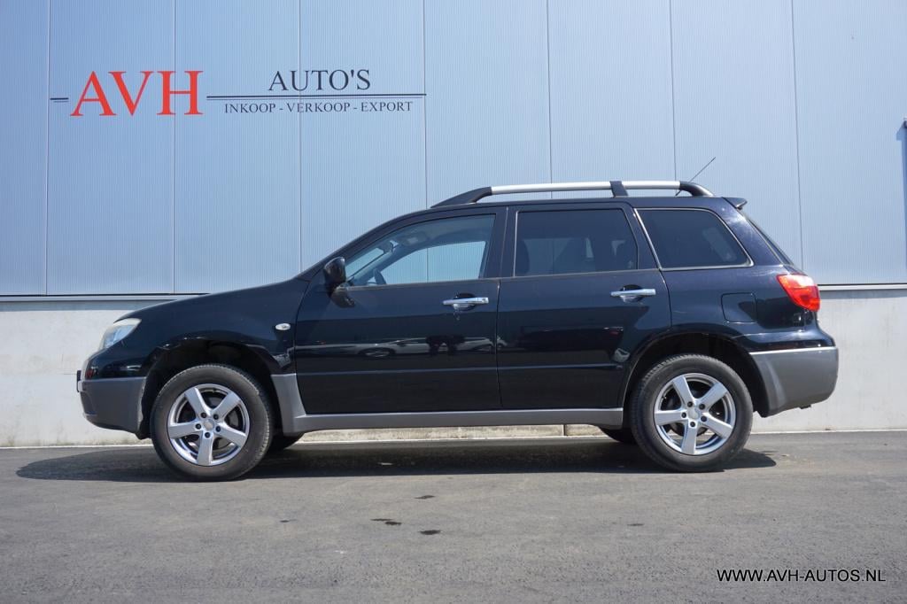 Mitsubishi Outlander 2.0 invite+