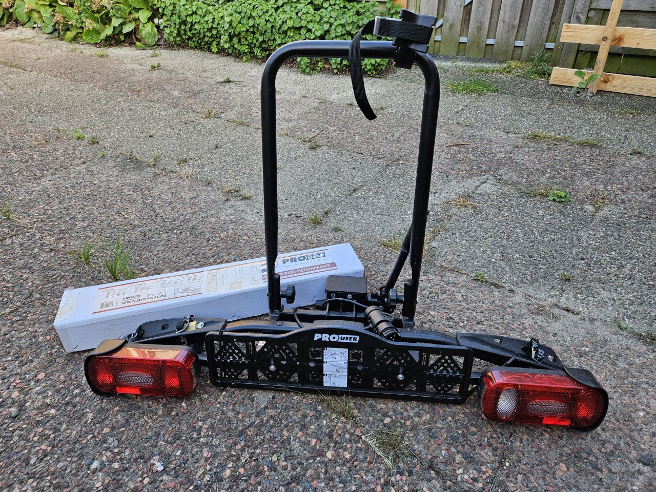 Fietsendrager met oprijgootje