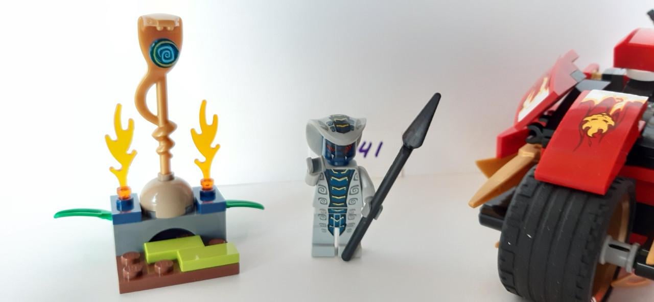 Lego Ninjago 9441: Kai's Zwaardbike