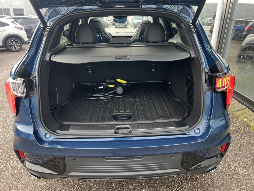 Lynk & Co 01 1.5 261pk phev , 360gr camera , pano dak , stuur en stoel verw