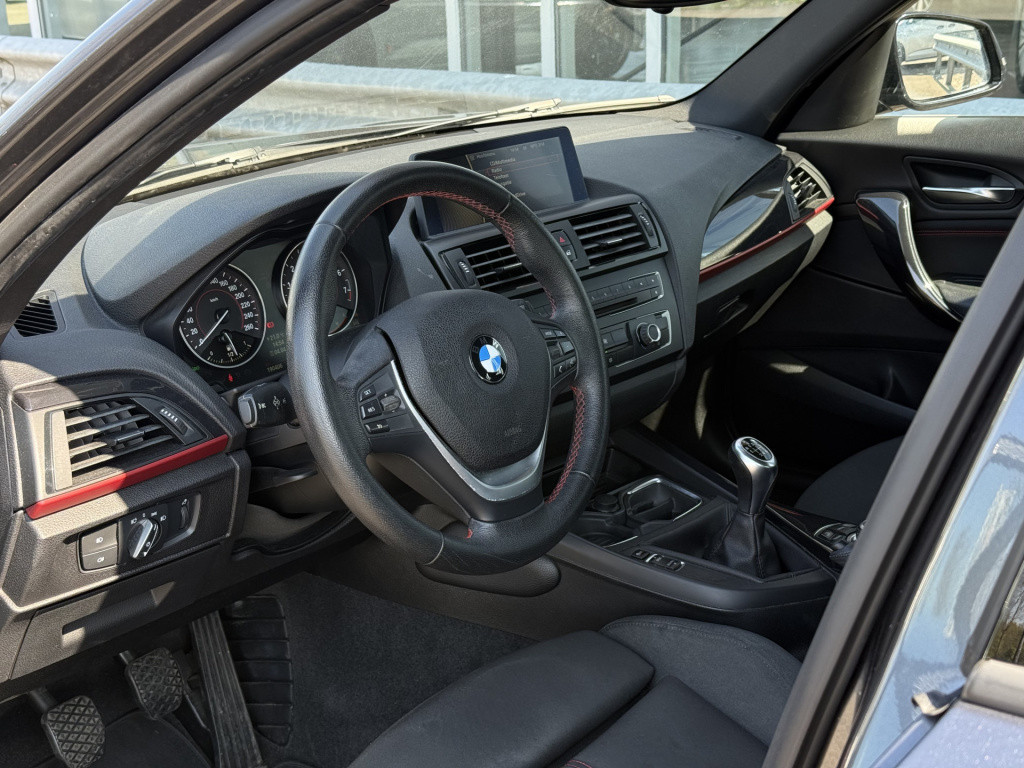 BMW 1 Serie 116i business sportline | nl-auto | groot navi | nieuwe distrib