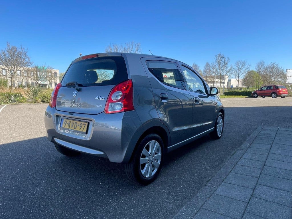 Suzuki Alto 1.0 exclusive easss