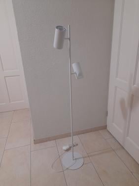 Prachtige metalen vloerlamp ( z.g.a.n.) hoogte 142