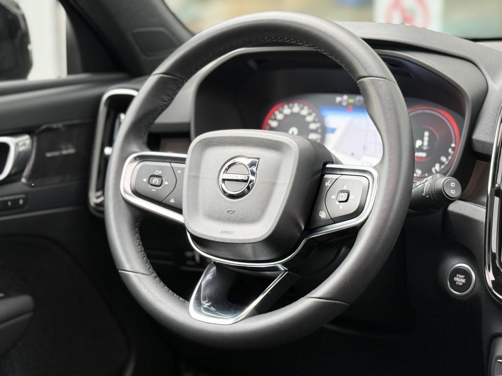 Volvo XC40 t5 262pk recharge ultra dark| full options !