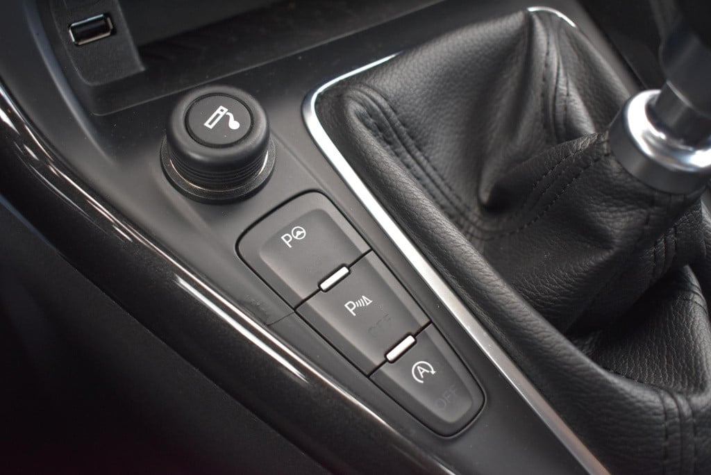 Ford Focus 1.0 titanium | cruise control | trekhaak | achteruitrijcamera | 