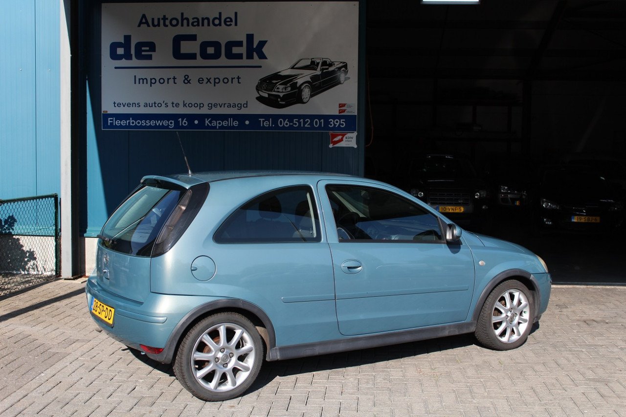 Opel Corsa 1.2-16V Silverline