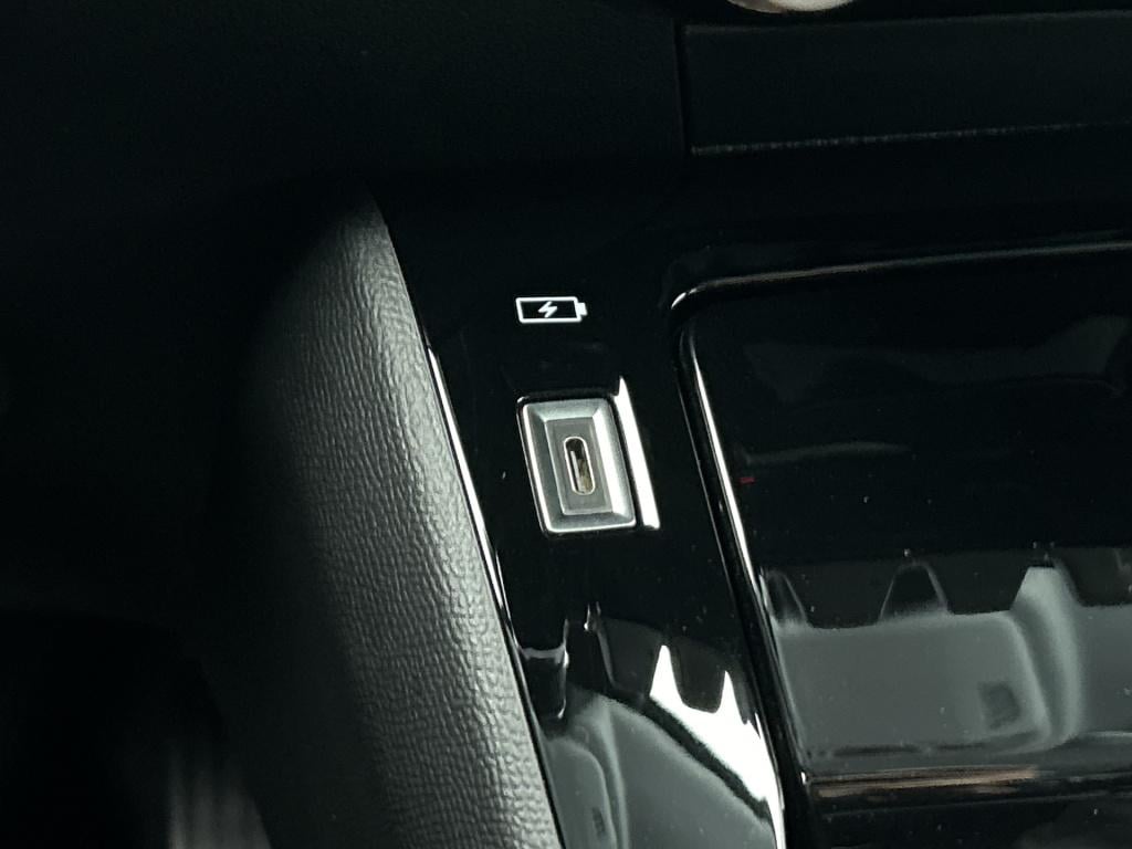 Peugeot 208 100 pk allure pack | rijklaar | camera achter | keyless | 3d co