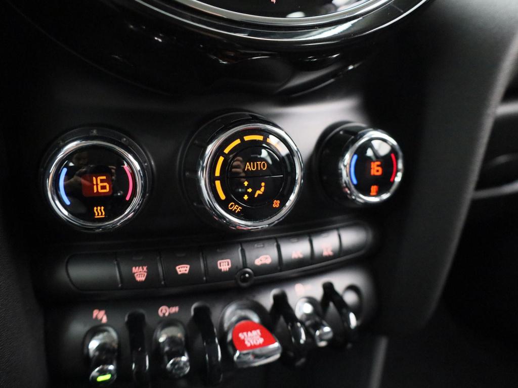 Mini 5-deurs 1.5 one essential | navigatie | lmv | parkeer sensoren | clima