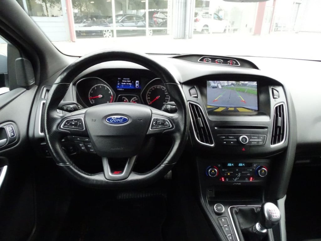 Ford Focus wagon 2.0 st-3 250pk | camera | recaro | 19"