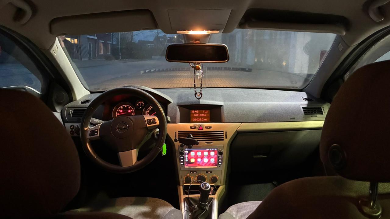 Opel Astra GTC 1.6 Business