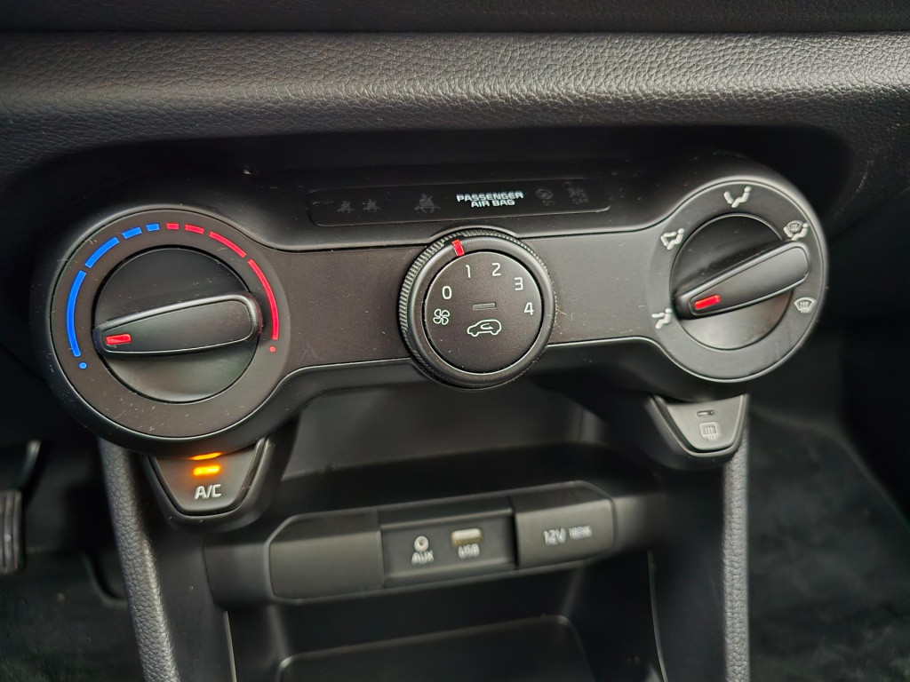 Kia Picanto occasion dealer auto met sportvelgen en bluetooth audio | tweed