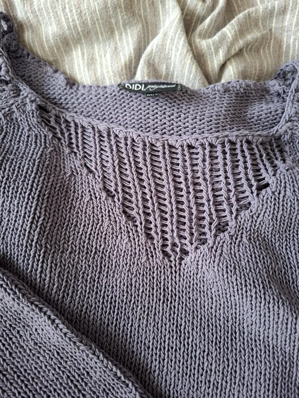 Didi trui paars, gebreid met opengewerkte details. Maat M/L