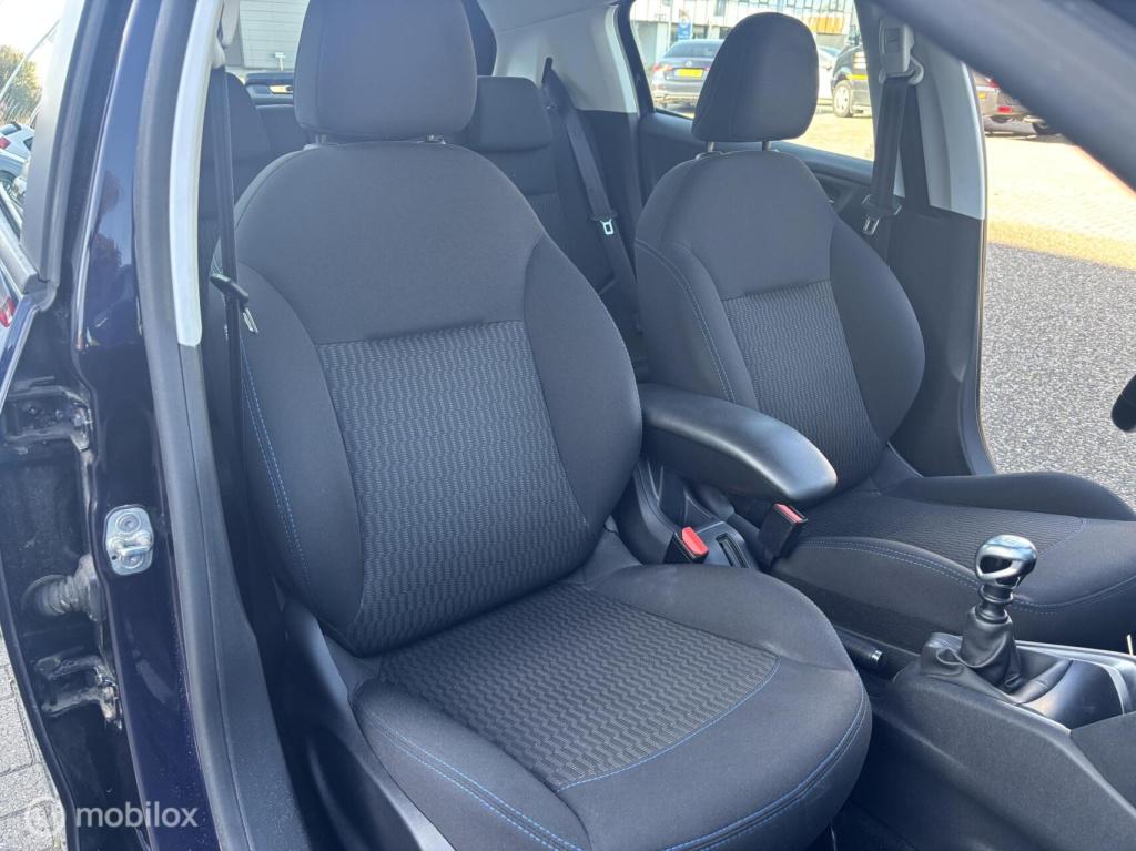 Peugeot 208 1.2 puretech signature 110pk