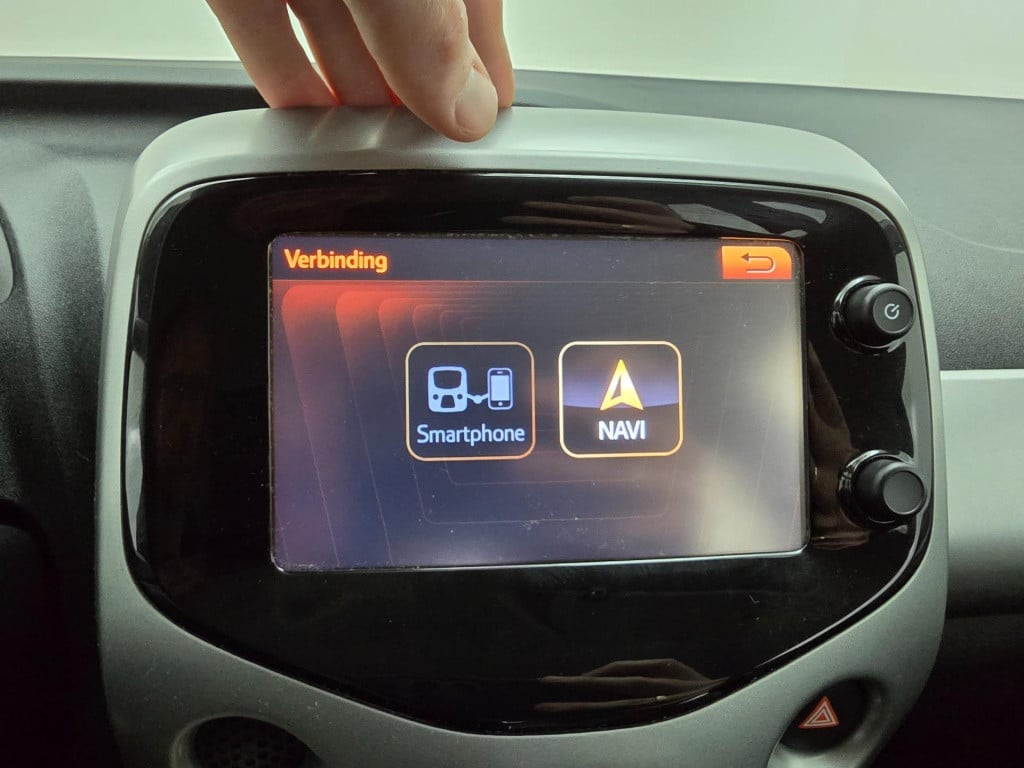 Toyota Aygo 1.0 vvt-i x-nav | parkeercamera | navi | cruisecontrol | blueto