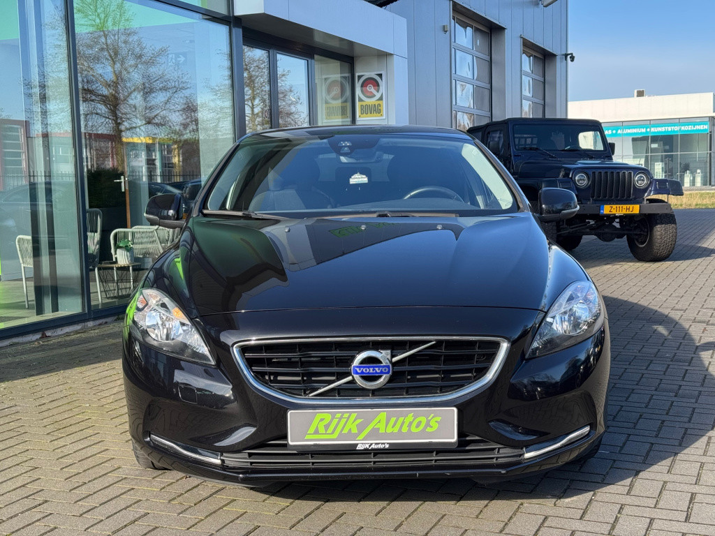 Volvo V40 2.0 t2 you! * cruise control * stoelverwarming * navigatie