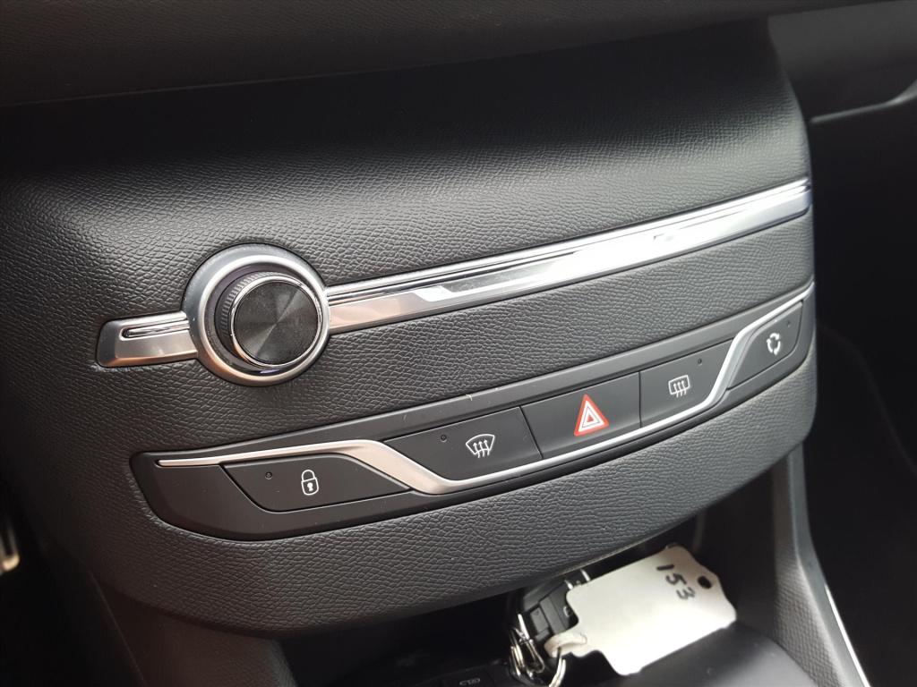 Peugeot 308 gt 1.6 turbo-205pk navi | full-led | alcantara/leer | trekhaak 
