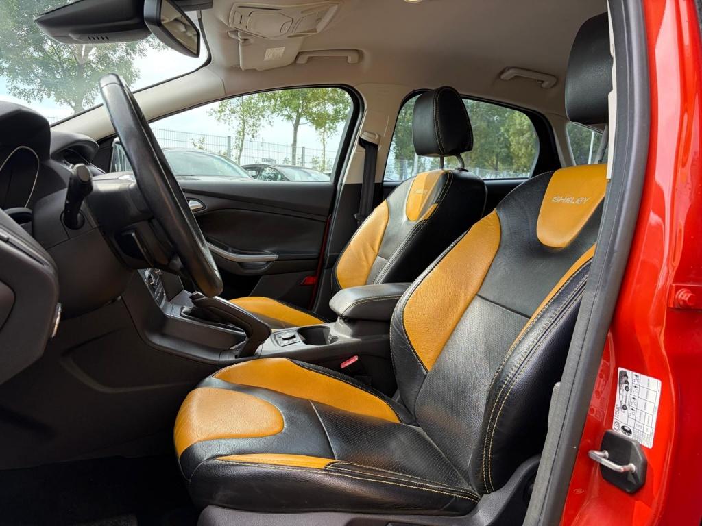 Ford Focus 1.6 ti-vct titanium