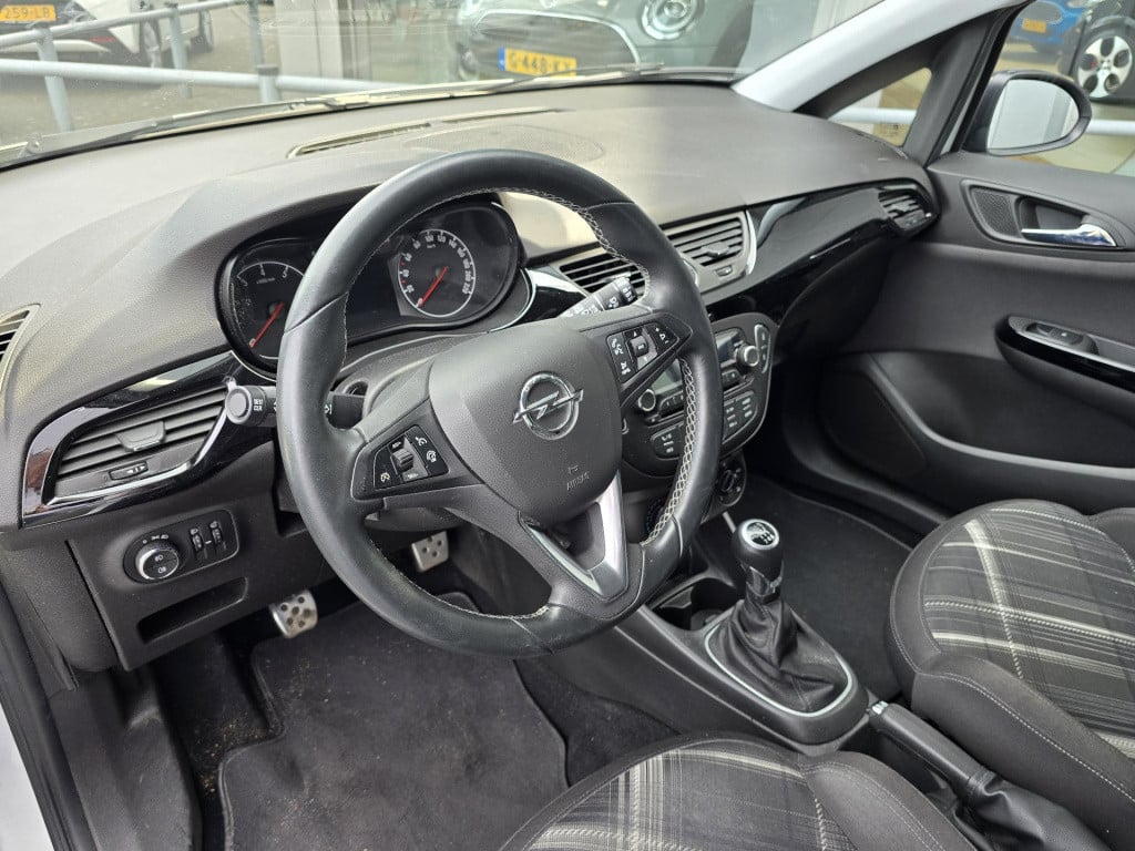 Opel Corsa 1.0 turbo color edition