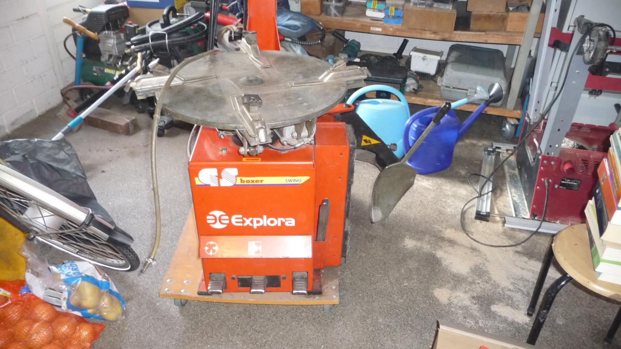 TE KOOP BANDEN MONTEER EN DEMONTEER APPARAAT merk EXPLORA