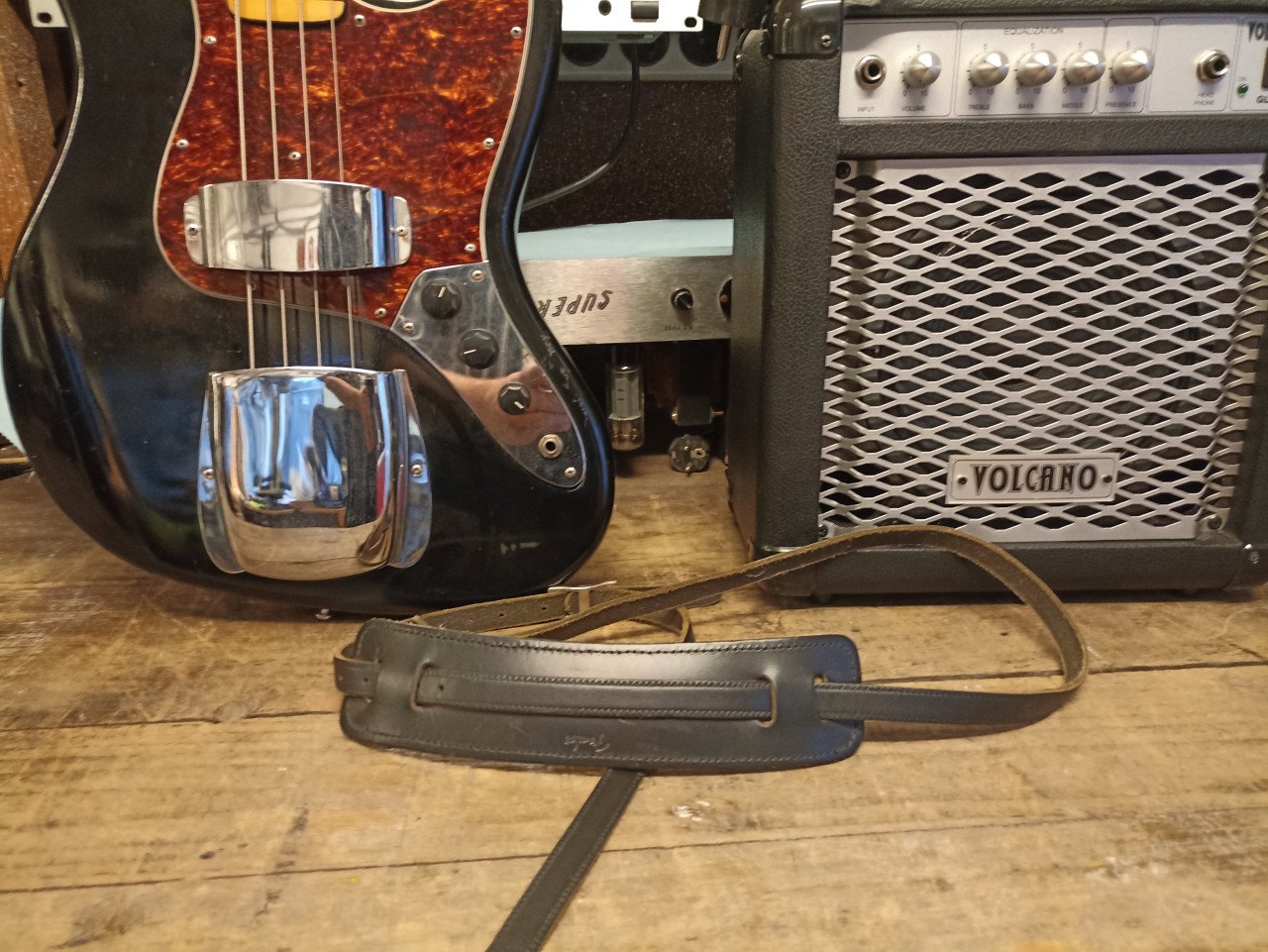 Starters set:  basgitaar en versterker