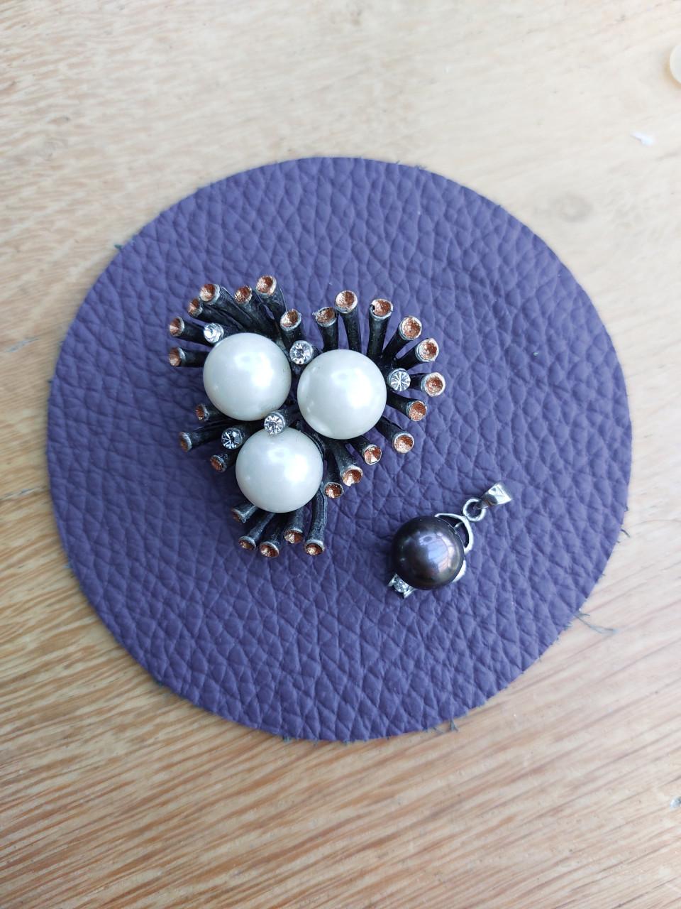 Armband-Broche en Hanger.