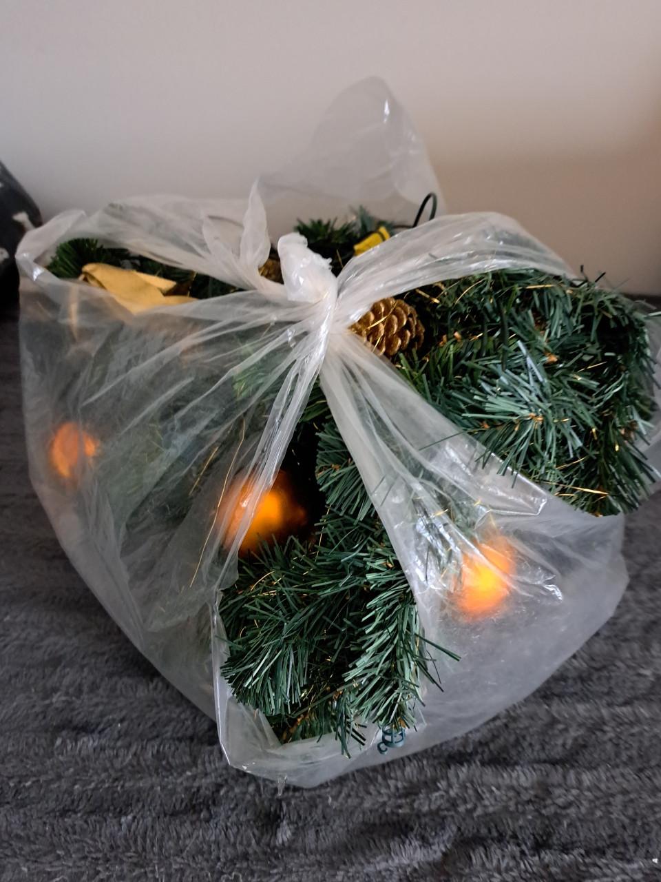 Schitterende kerst quirlande compleet met verlichting.