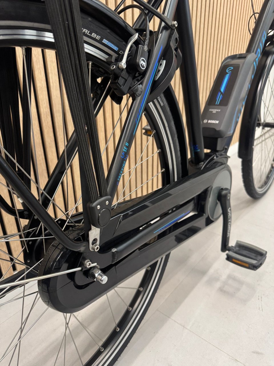 Victoria E-Trekking 5.7 Bosch Active Line 400Wh 60CM