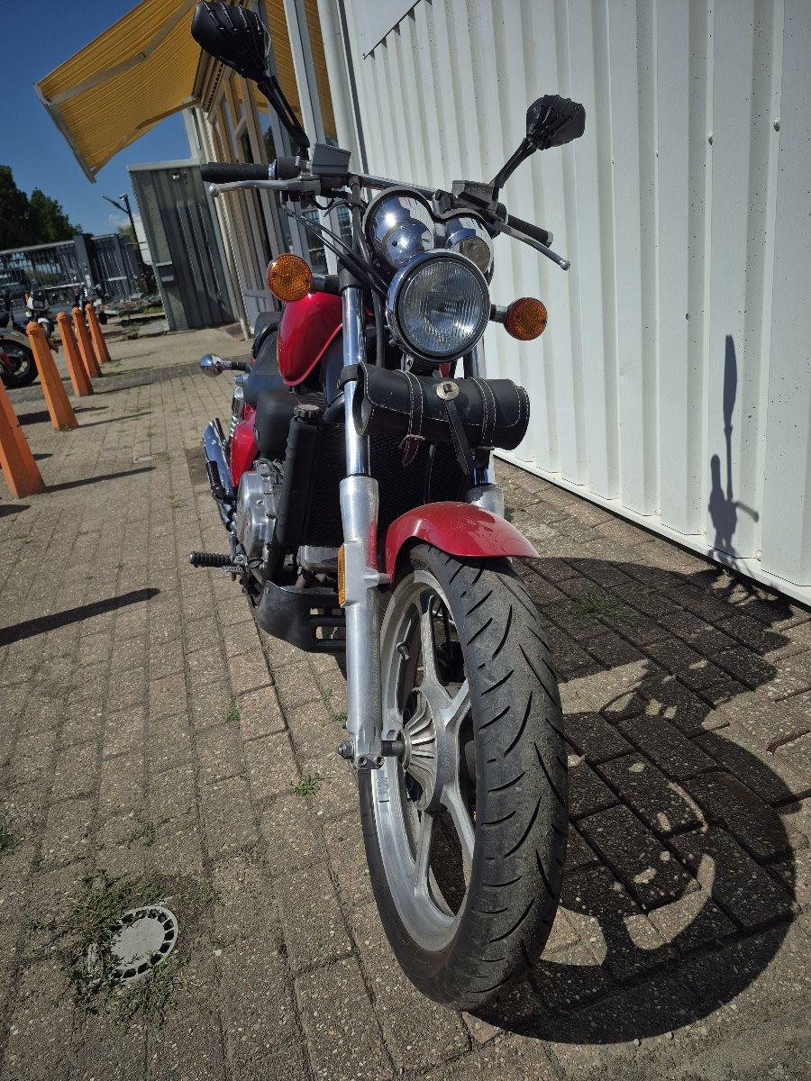 Honda Supermagna VF700c, stoere chopper
