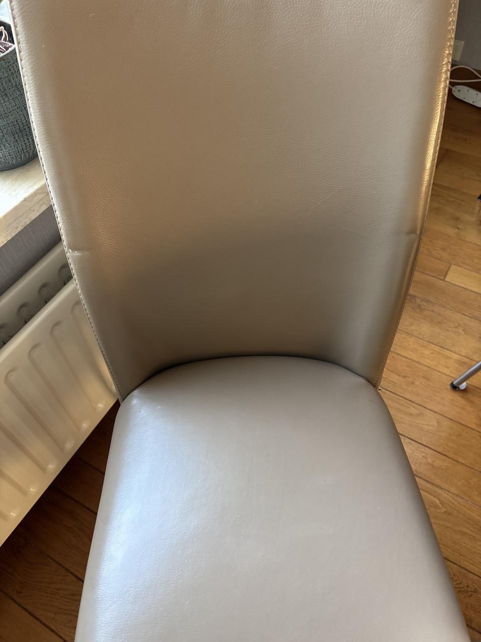 4 eetkamer stoelen