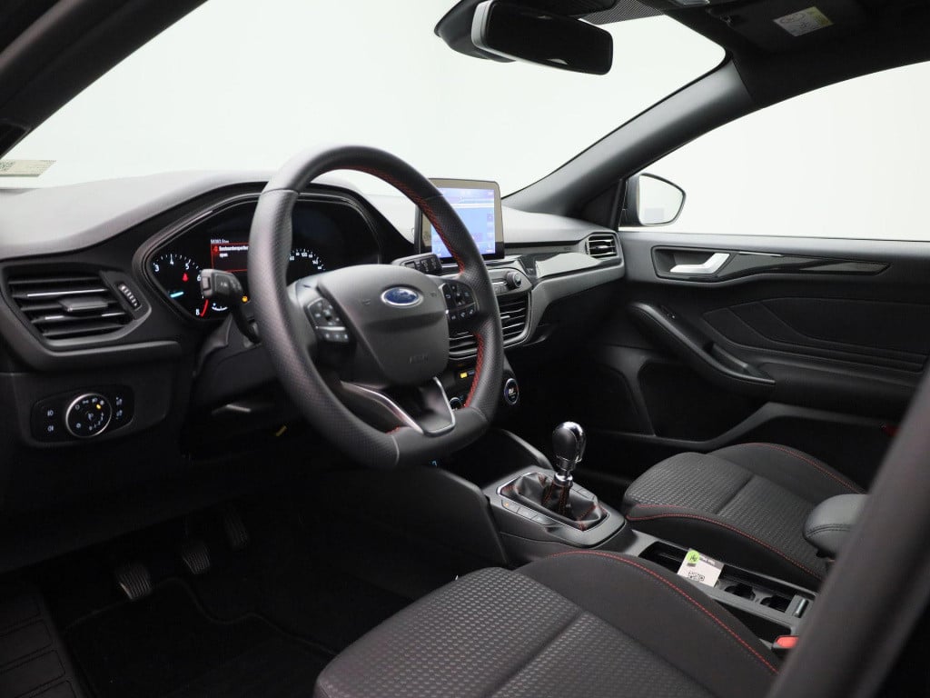 Ford Focus wagon 1.0 ecoboost hybrid st line business | lage km stand | nav
