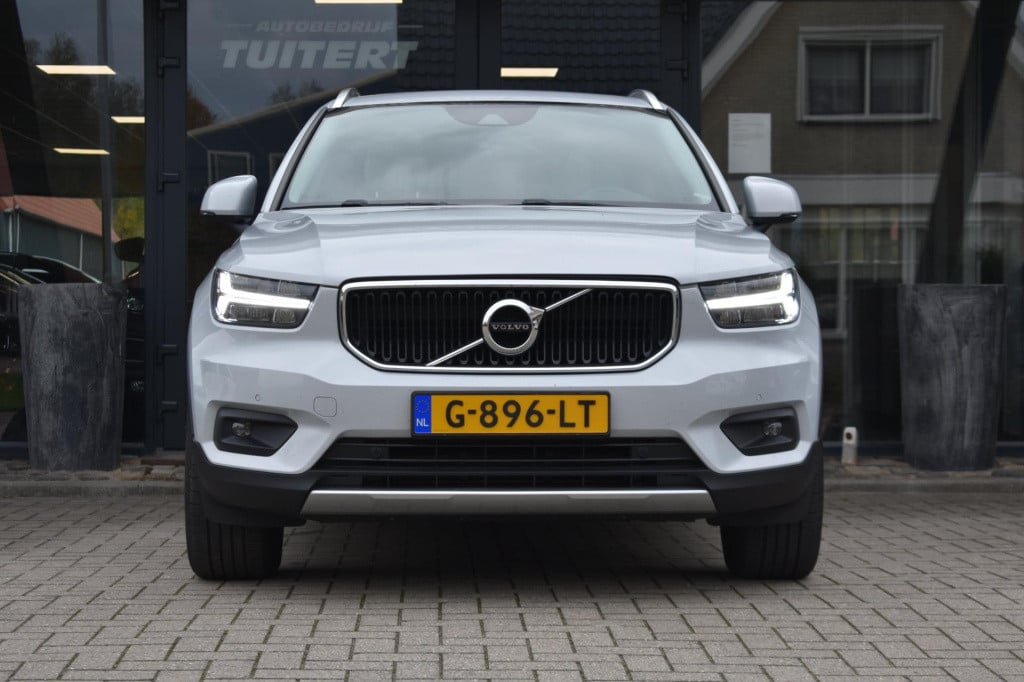 Volvo XC40 1.5 t3 momentum pro | pano | camera | apple carplay | android au