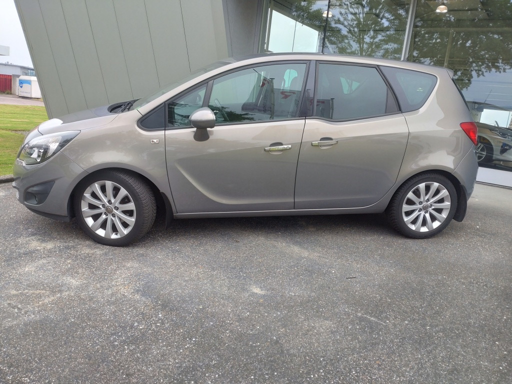 Opel Meriva 1.4 turbo color ed.