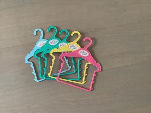 BabyBorn Kledinghangers 5 stuks €6