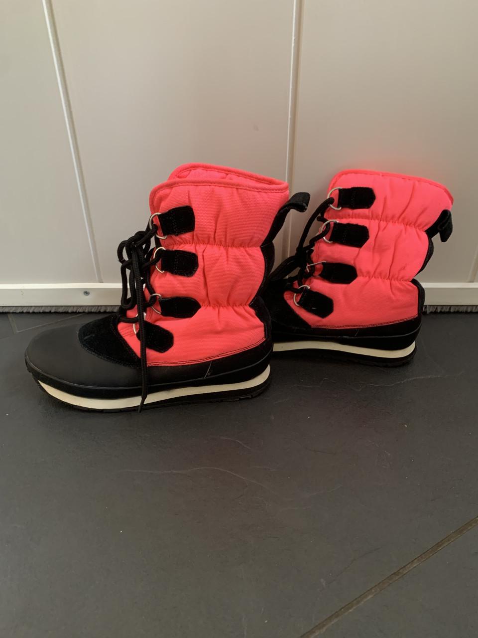 Snowboots mt 37. Rubber Duck