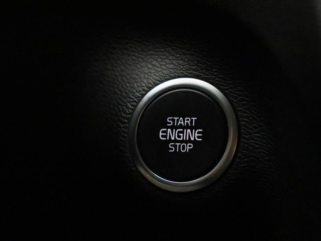 Volvo XC40 1.5 t4 recharge inscription expression | automaat | apple carpla