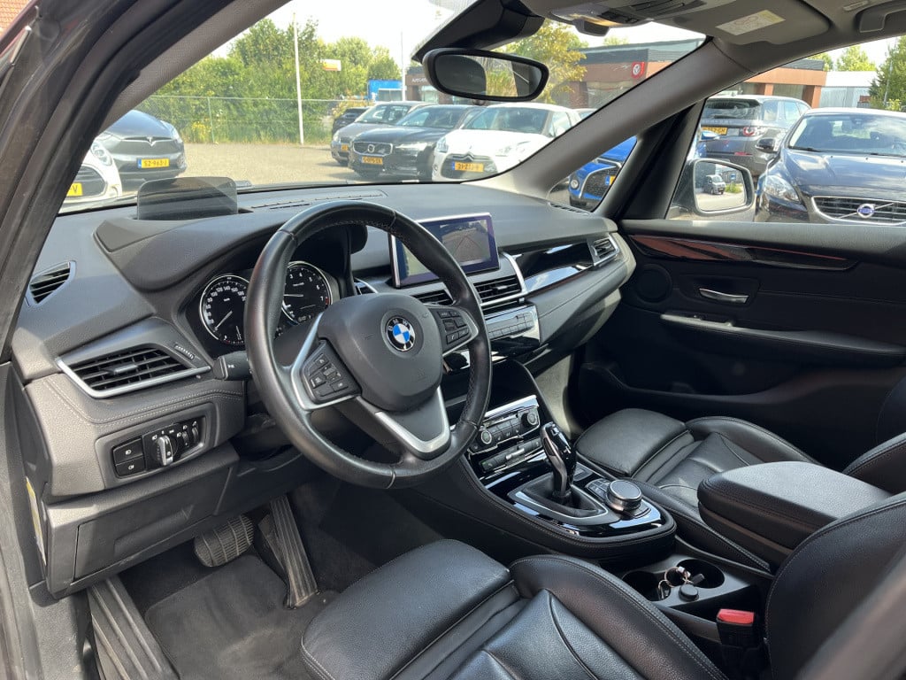 BMW 2-serie active tourer 220i high executive | head-up | navi | camera | l