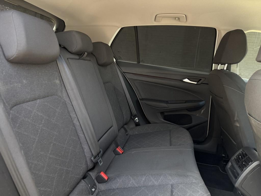 Volkswagen Golf 1.0 tsi life // led koplampen // trekhaak //