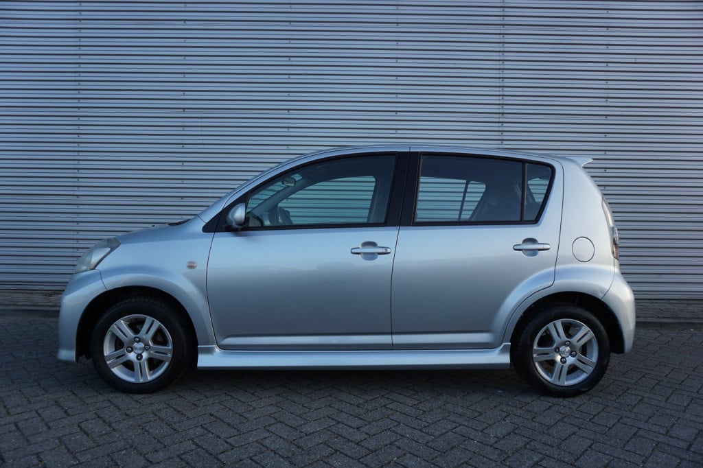 Daihatsu Sirion 2 1.3-16v sport airco / elektr. ramen / nap